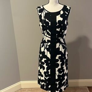 Signature by Sangria Black and White Sleeveless Sheath Dress